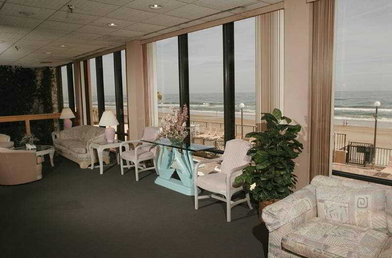 Holiday Inn Express & Suites Oceanfront Daytona Beach Shores, An Ihg Hotel Intérieur photo